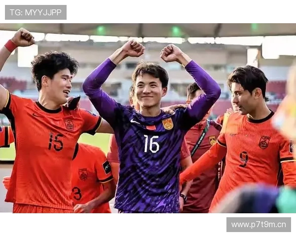 国足赛前发布会因记者不足改为训练场采访